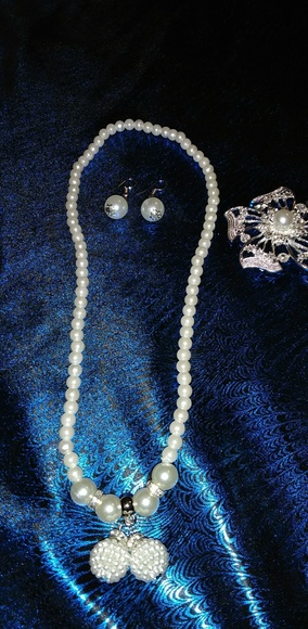 Luscious 3 Piece Pearls Set main image 1